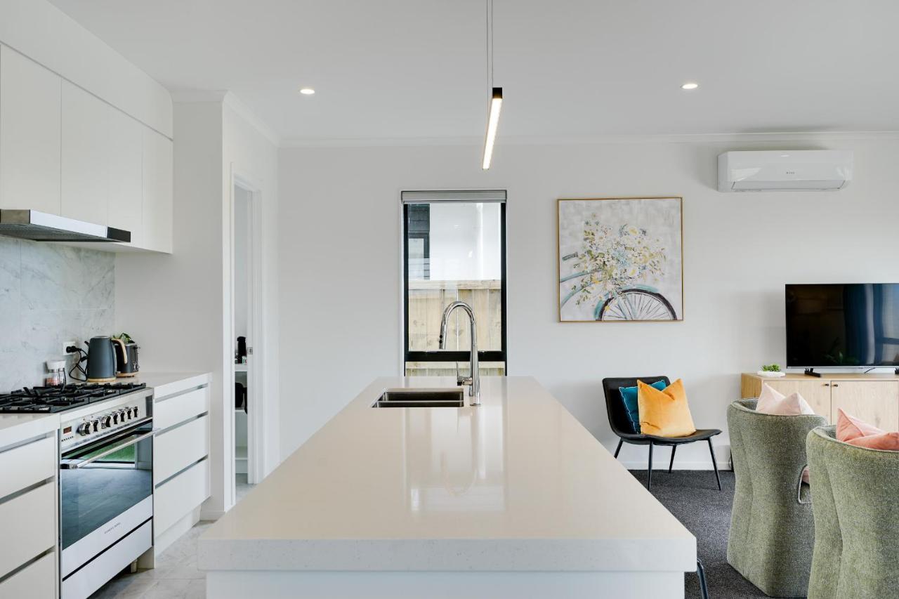 Fabulous River View - Brand New House In Hamilton Exterior foto