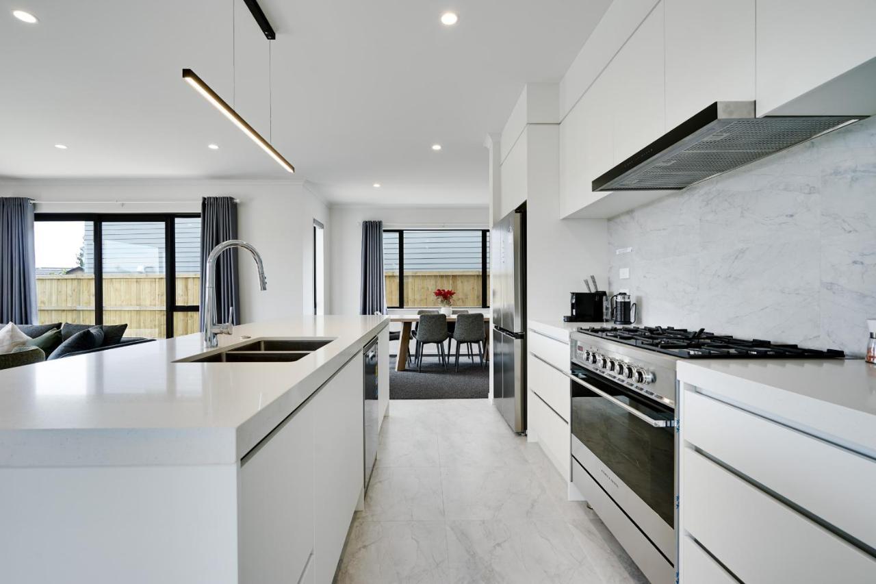 Fabulous River View - Brand New House In Hamilton Exterior foto